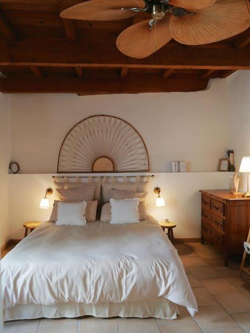 Les Songes D'Augustine Apartamento Aigues-Vives  Exterior foto