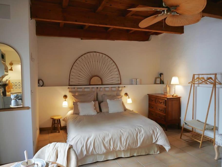 Les Songes D'Augustine Apartamento Aigues-Vives  Exterior foto